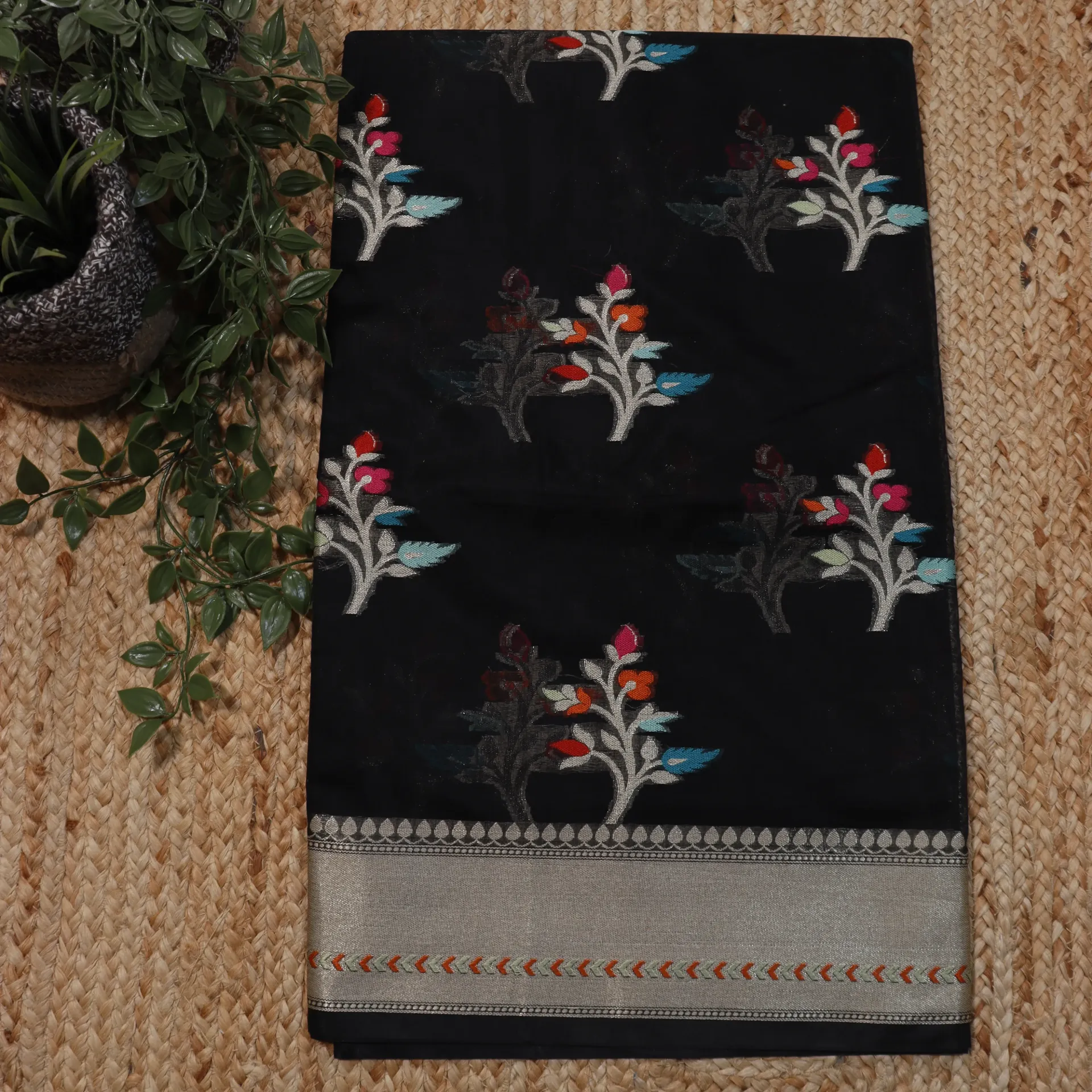 [SNW-17954-1] Exquisite Banarasi Chanderi Saree with Heavy Jacquard Blouse