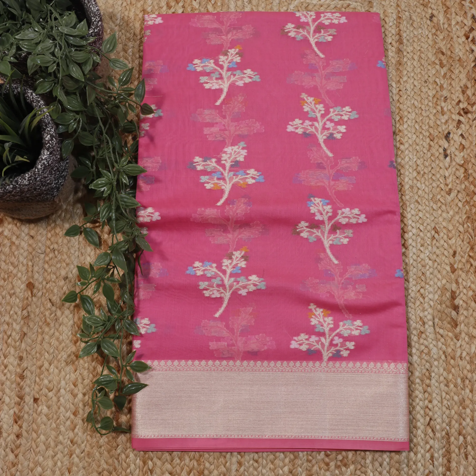 [SNW-17954-4] The Royal Contrast: Chanderi Saree with Jacquard Blouse