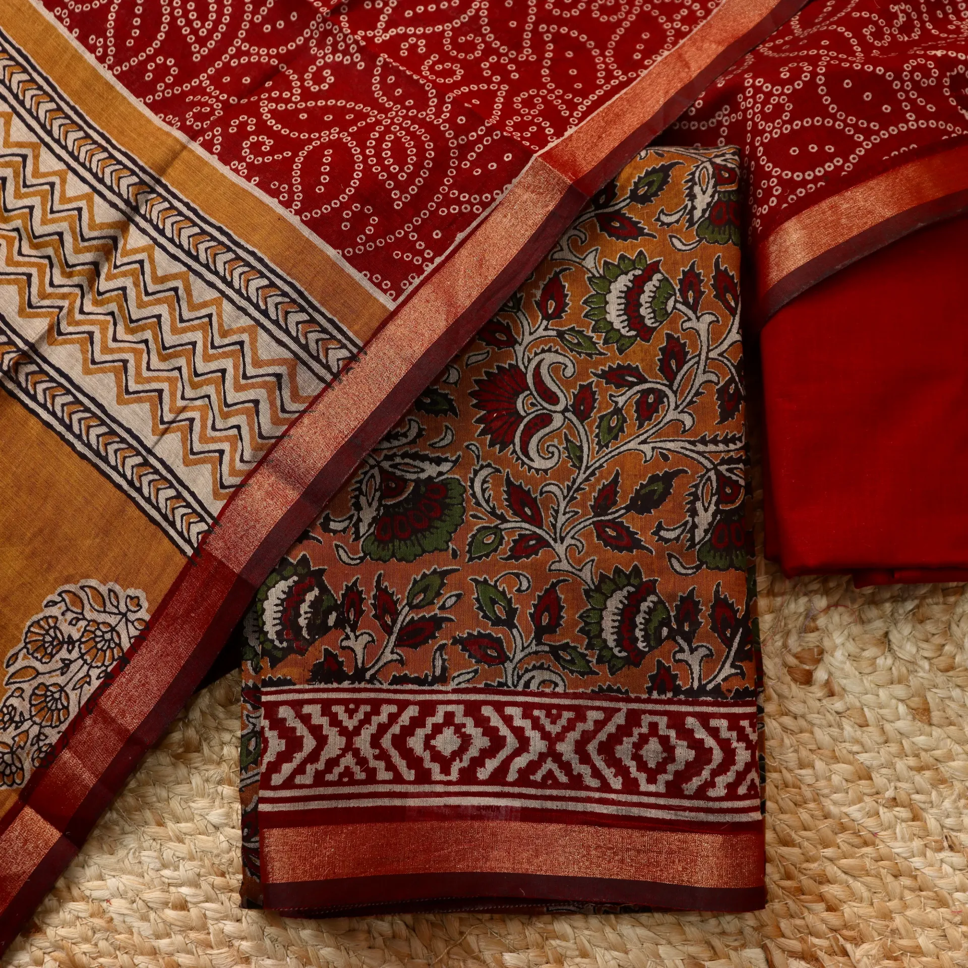Exquisite Maheshwari Silk 3-Piece Suit Set: A Fusion of Kalamkari & Bandhani