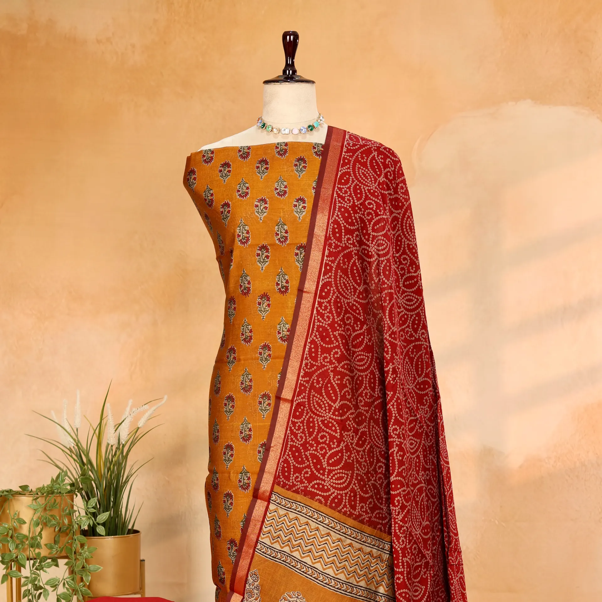 Exquisite Maheshwari Silk 3-Piece Suit Set: A Fusion of Kalamkari & Bandhani